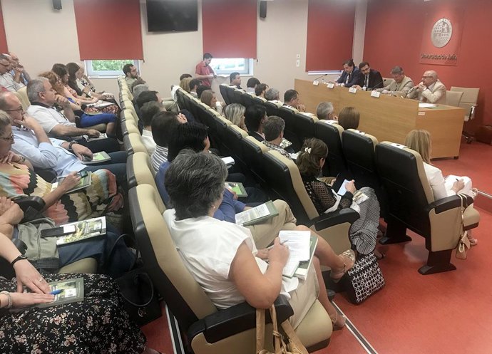 Inauguración de la jornada sobre el sector oleícola