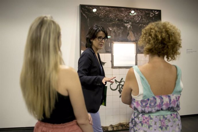 El Artista Italiano Giovanni Ozzola Expone Su Muestra En El Centro Fundación Unicaja De Almería