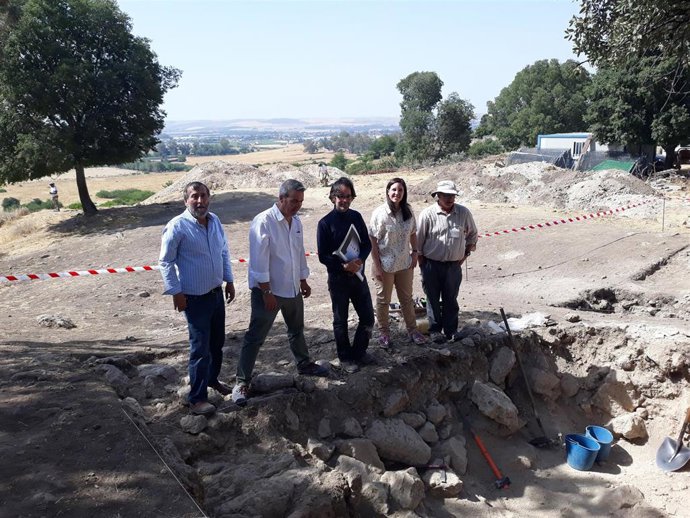 Casanueva (segunda por la dcha.) en Medina Azahara