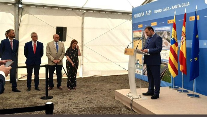 El  ministro José Luis Ábalos durante el acto de puesta en servicio del tramo Jaca Oeste-Santa Cilia, en la A-21.