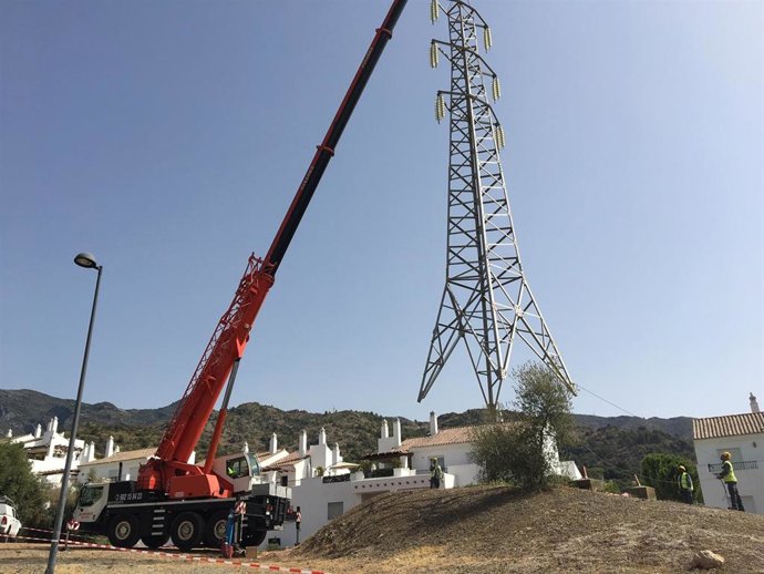 El Ayuntamiento de Marbella culmina el soterramiento de la línea de alta tensión de Xarblanca
