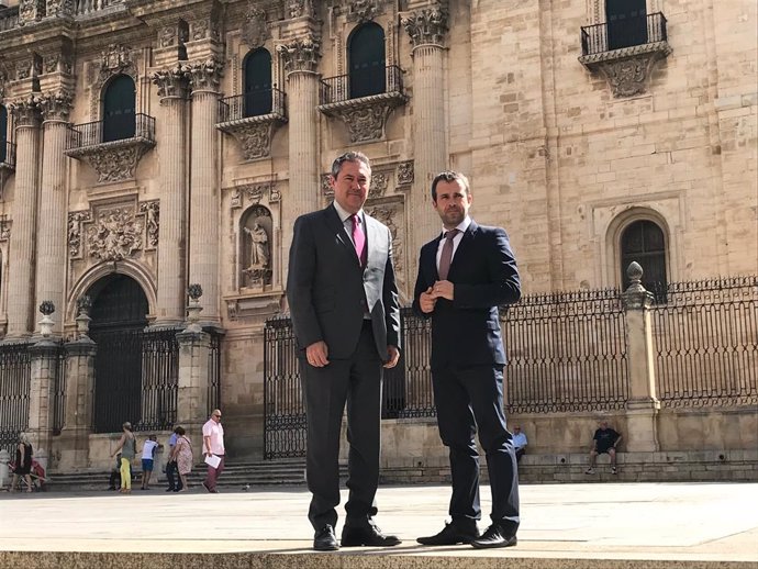 Los alcaldes de Jaén y Sevilla se marcan líneas de trabajo en común en desarroll
