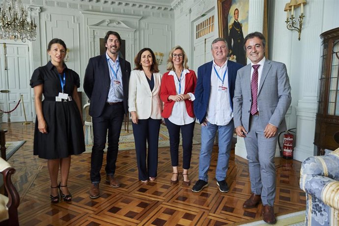 Íñigo Barandiarán, Sergio del Campo, Yolanda Díaz, Diego Movellán, Mercé Perea i Conillas y María Gloria Redondo