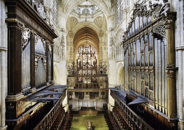 La Orquesta y Coro Titulares del Teatro Real interpretan el 'Réquiem' de Mozart en la Catedral de Burgos