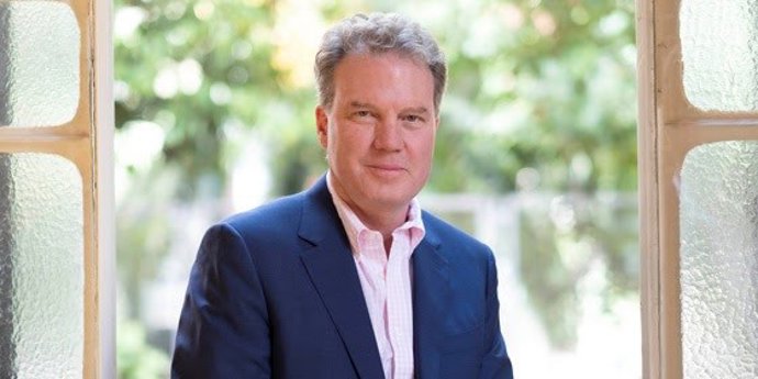 El exportavoz del Papa Greg Burke, nuevo director de comunicación de Iese Business School