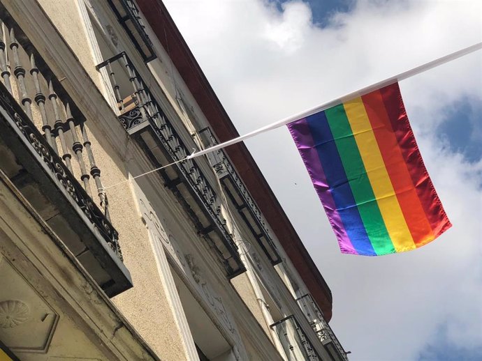 La bandera arcoiris en la celebración del Orgullo Gay en Madrid