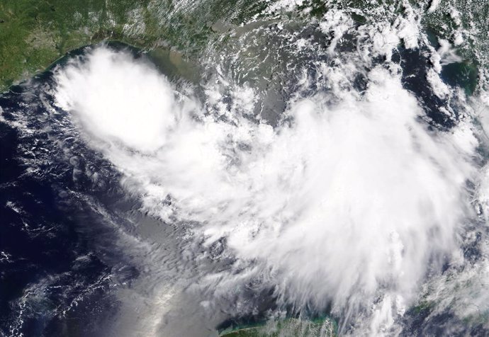 EEUU.- La tormenta tropical 'Barry' ganará fuerza hasta convertirse en huracán a su paso por el sureste de EEUU
