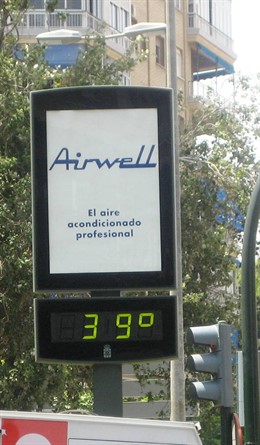 Imagen de un termómetro de Murcia que marca 39 grados. 