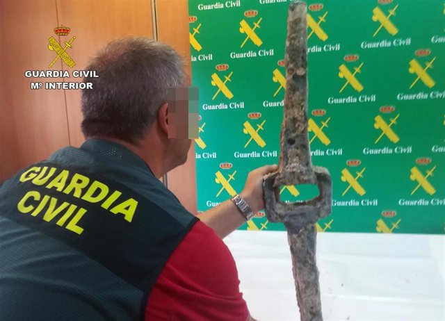 La Guardia Civil recupera en Murcia un cepo de ancla de la época romana