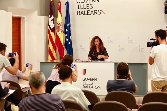 La portaveu del Govern, Pilar Costa, en roda de premsa