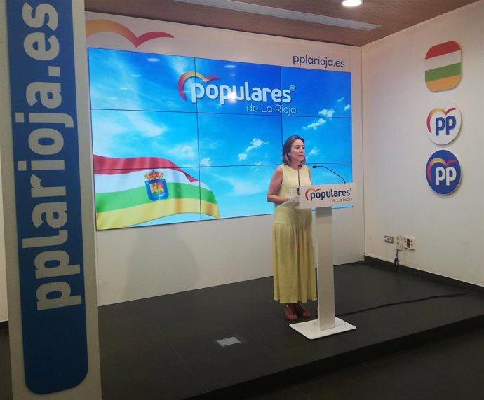 La diputada nacional del PP por La Rioja Cuca Gamarra, en rueda de prensa en la sede del partido