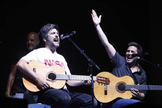Los hermanos Muñoz, del grupo de música Estopa