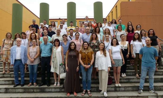 Foto de familia de participantes en el tercer curso de diplomado en salud pública del SES
