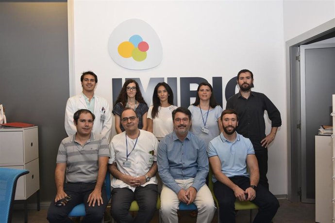 Profesionales de la Unidad de Dermatología del hospital que integran el grupo de investigación del Imibic