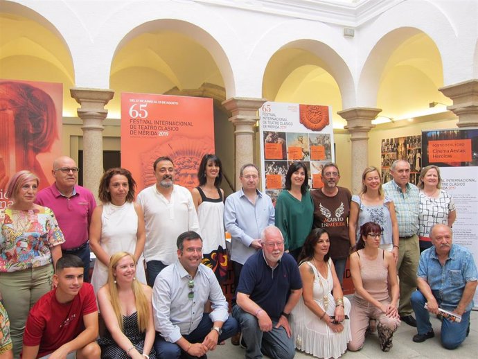 Presentación de la exposición 'Figurantes' del Festival Internacional de Teatro Clásico de Mérida