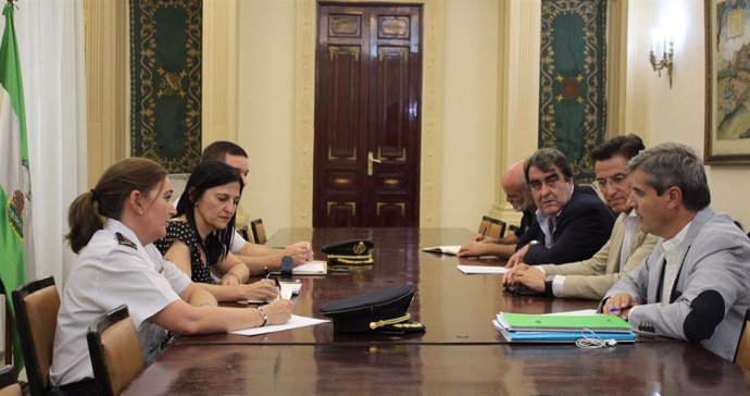 Reunión entre la Subdelegación y el Ayuntamiento de Granada sobre la seguridad en el Albaicín