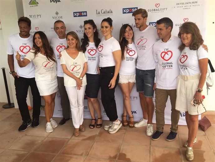 La actriz Eva Longoria muestra su apoyo al centro multifuncional para menores de la Fundación Global Gift en Marbella