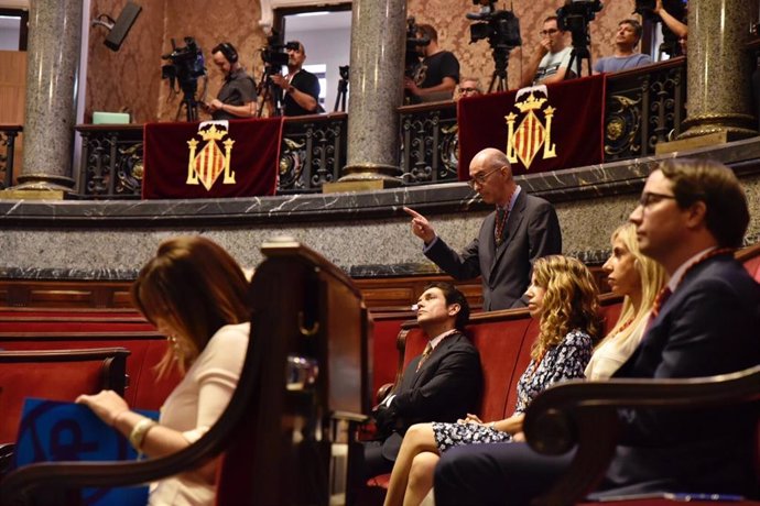 El concejal de VOX en el Ayuntamiento de Valencia, Pepe Gosalbez , durante su intervención en la sesión de constitución del Ayuntamiento de Valencia.