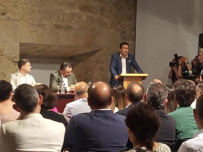 El secretario general de UPL y miembro de las Cortes de Castilla y León, Luis Mariano Santos.