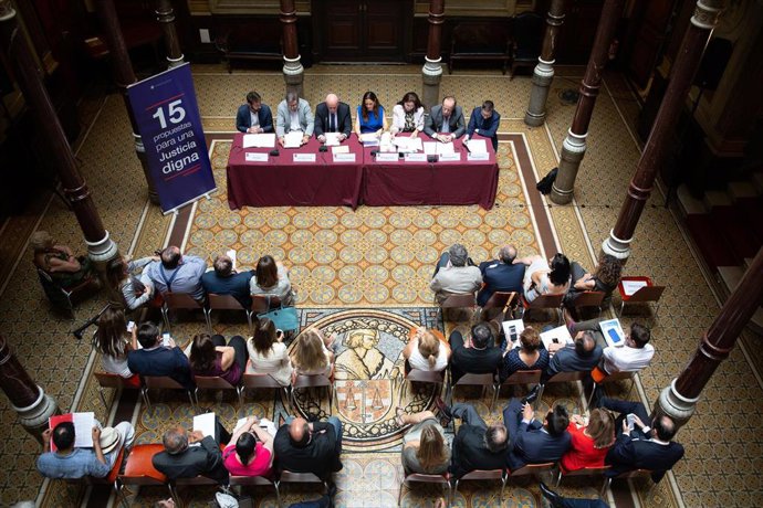 Sala durante la rueda de prensa sobre los datos sobre el turno de oficio y propuestas para una 'justicia digna' en el Ilustre Colegio de la Abogacía de Barcelona (ICAB).