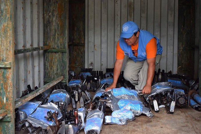 Contenedor con armas de las FARC