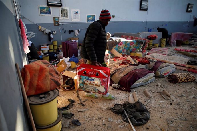 Centro de detención de migrantes en Tajura, cerca de Trípoli, bombardeado