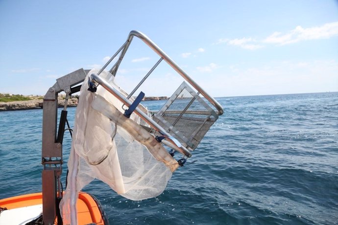 El servicio de limpieza del litoral de Baleares recoge 14,5 toneladas de residuos el mes de junio