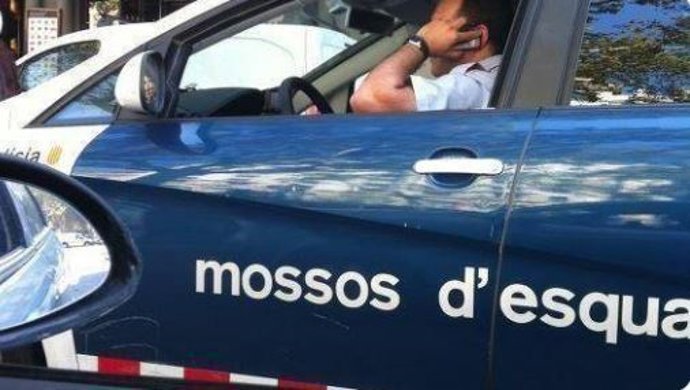 MOSSOS D'ESQUADRA