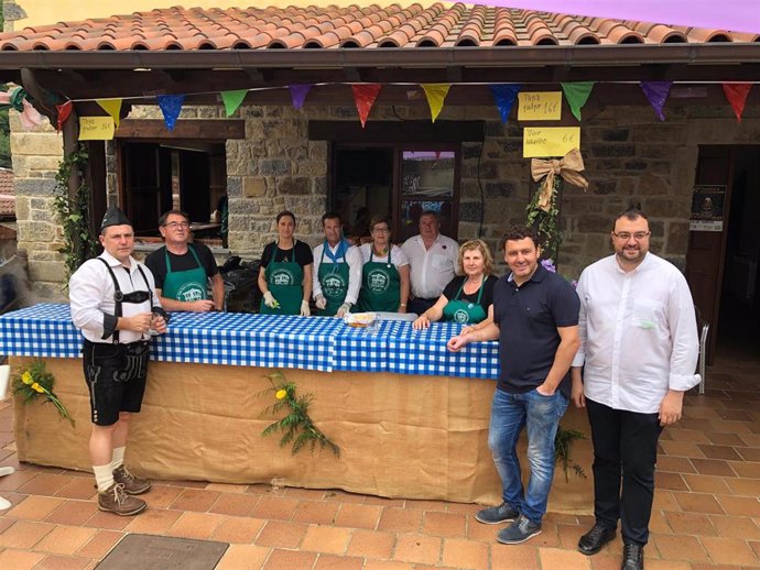 Adrián Barbón asiste al festival de la cerveza artesana 'Tolivia Fest', en Laviana