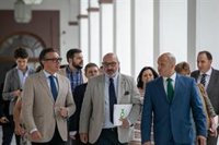 Vox pide a Junta medidas para no reconocer "falsos planteamientos de tinte ideológico" como la brecha salarial de género