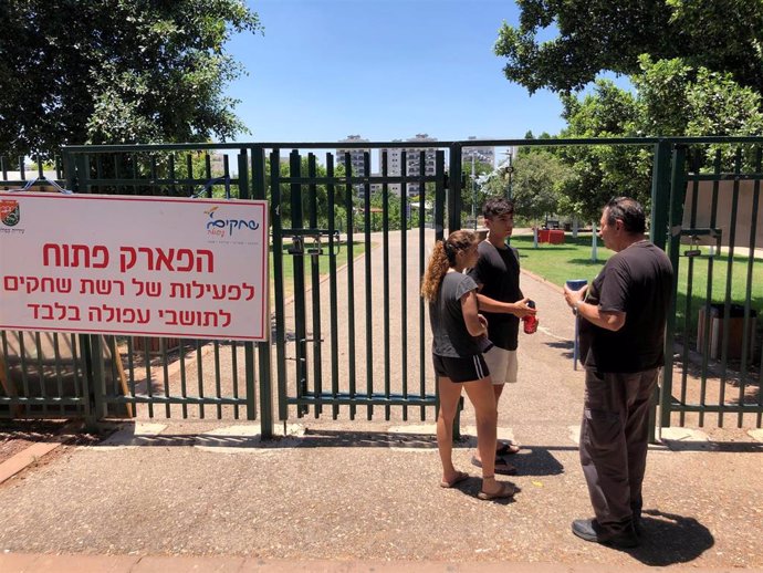 Control de seguridad en la entrada de un parque de Afula, en Israel