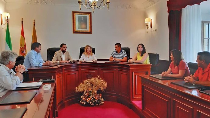 Junta y Ayuntamiento de Algar se reúnen.