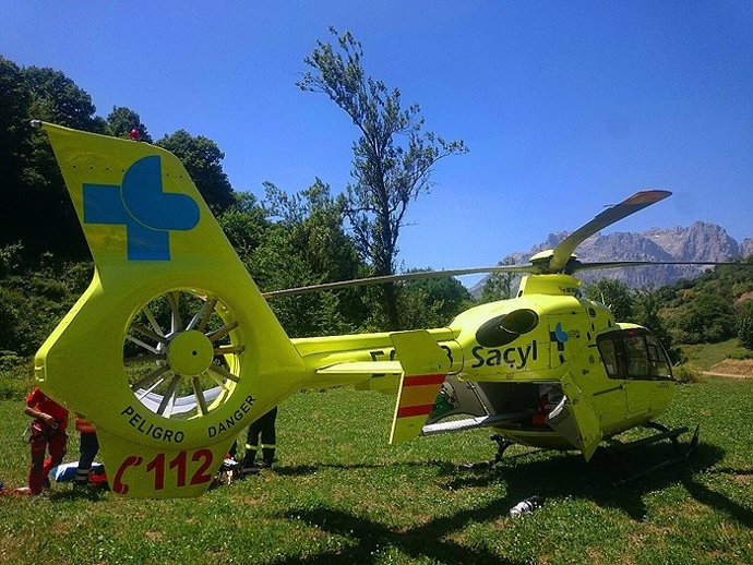 Sucesos.- Evacuado en helicóptero un motorista de 54 años herido tras sufrir una caída en la N-625 en Burón (León)