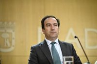 Carabante no concreta si seguirá con la propuesta de ordenanza sobre la VTC y se compromete a hablar con el sector