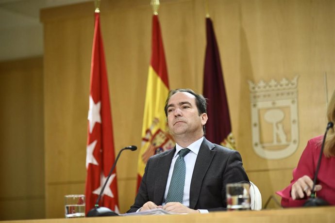El delegado de Medio Ambiente y Movilidad de Madrid, Borja Carabante, durante una reunión de la Junta de Gobierno de la ciudad de Madrid en el Ayuntamiento de la capital.