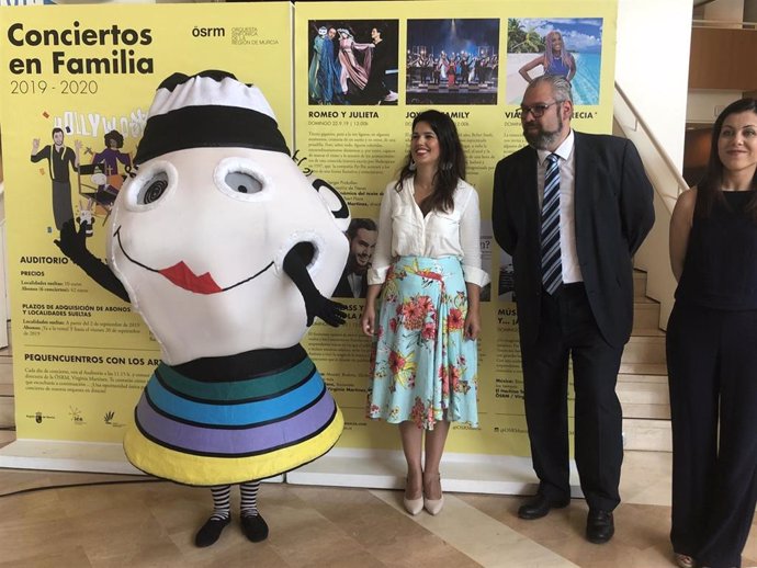 La consejera de Turismo y Cultura en funciones, Miriam Guardiola, presentó hoy la nueva programación del ciclo 'Conciertos en familia' de la Orquesta Sinfónica de la Región de Murcia en el Auditorio regional 'Víctor Villegas'.