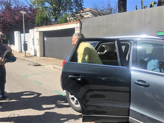 Pedro Pacheco llega casa por un permiso penitenciario