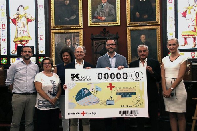 (E-D) Lloren Carrió, Mercedes Celeste, Elena Navarro, Antoni Barceló, José Hila, Fulgencio Coll y Eva Pomar