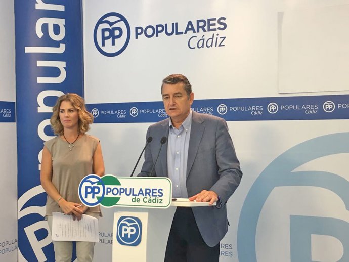 Antonio Sanz y Ana Mestre en rueda de prensa