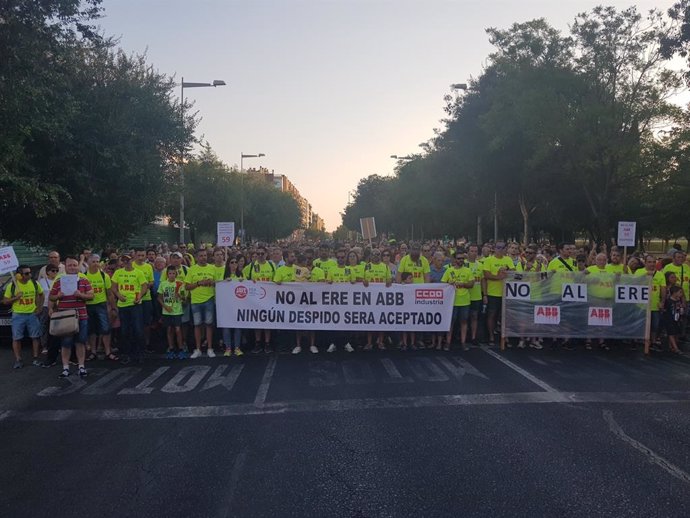 Manifestación en Córdoba contra el ERE de ABB