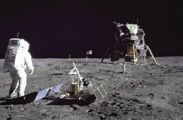  El protagonista fue el astronauta de la misión Apolo 11 Neil Armstrong, seguido de Edwin Aldrin, a bordo del aterrizador Eagle