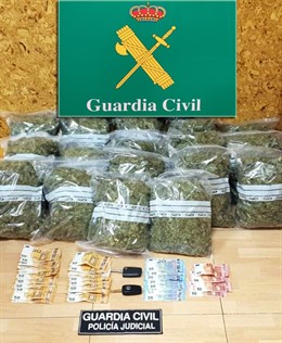 Marihuana intervenida en Adal Treto (Bárcena de Cicero)