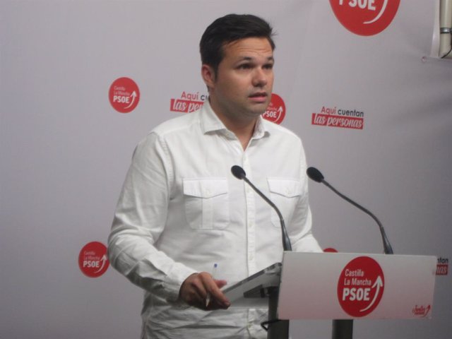 El secretario de Política Municipal del PSOE regional, Miguel Zamora