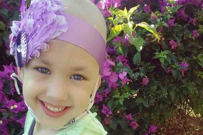 Gofundme lanza una campaña para recaudar fondos destinados a financiar la terapia de Gaby, una paciente de neuroblastoma