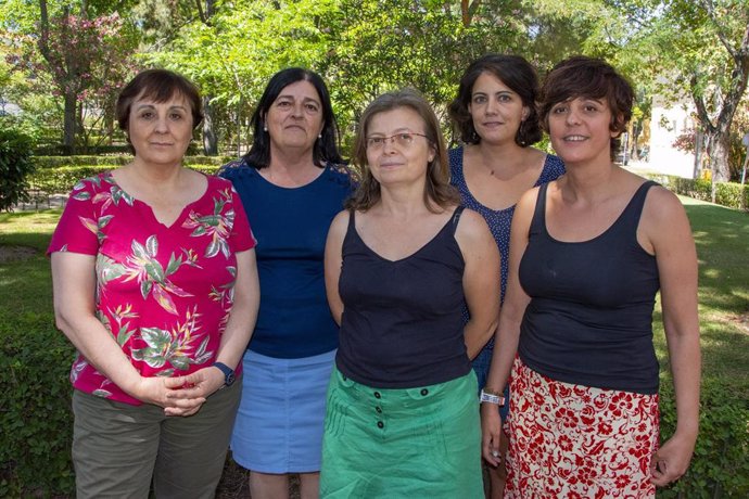 Rosa Cano, Oliva Diaz García, Beatriz Fernández Martinez, Zaida Herrador y Diana Gómez Barroso, parte del grupo autor del estudio