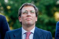 Almeida está "abierto" al diálogo para encontrar una solución a la ZPAE de Centro ante el recurso de los hosteleros