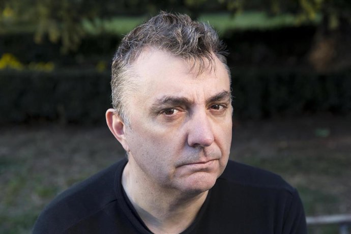 Manuel Vilas En Diálogos De Medianoche