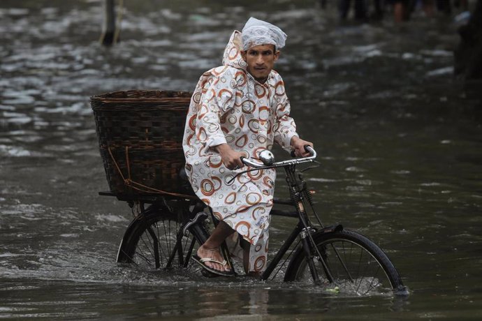 Inundaciones provocadas por el monzón en Bombay