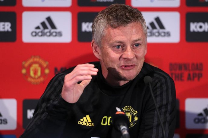 Ole Gunnar Solskjaer habla en rueda de prensa