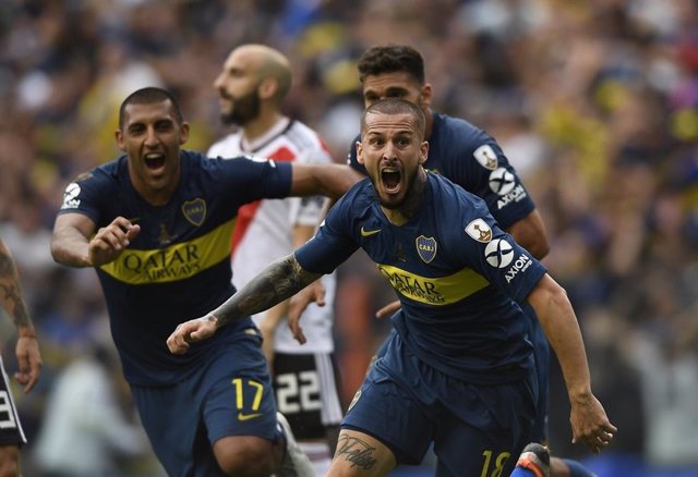 Los jugadores de Boca Juniors celebran un gol ante River en la final de la Copa Libertadores.